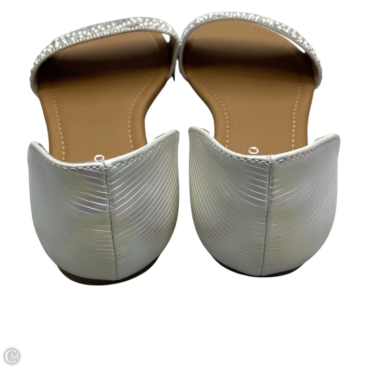 Shoes Flats By Andiamo In Silver & White, Size: 8.5