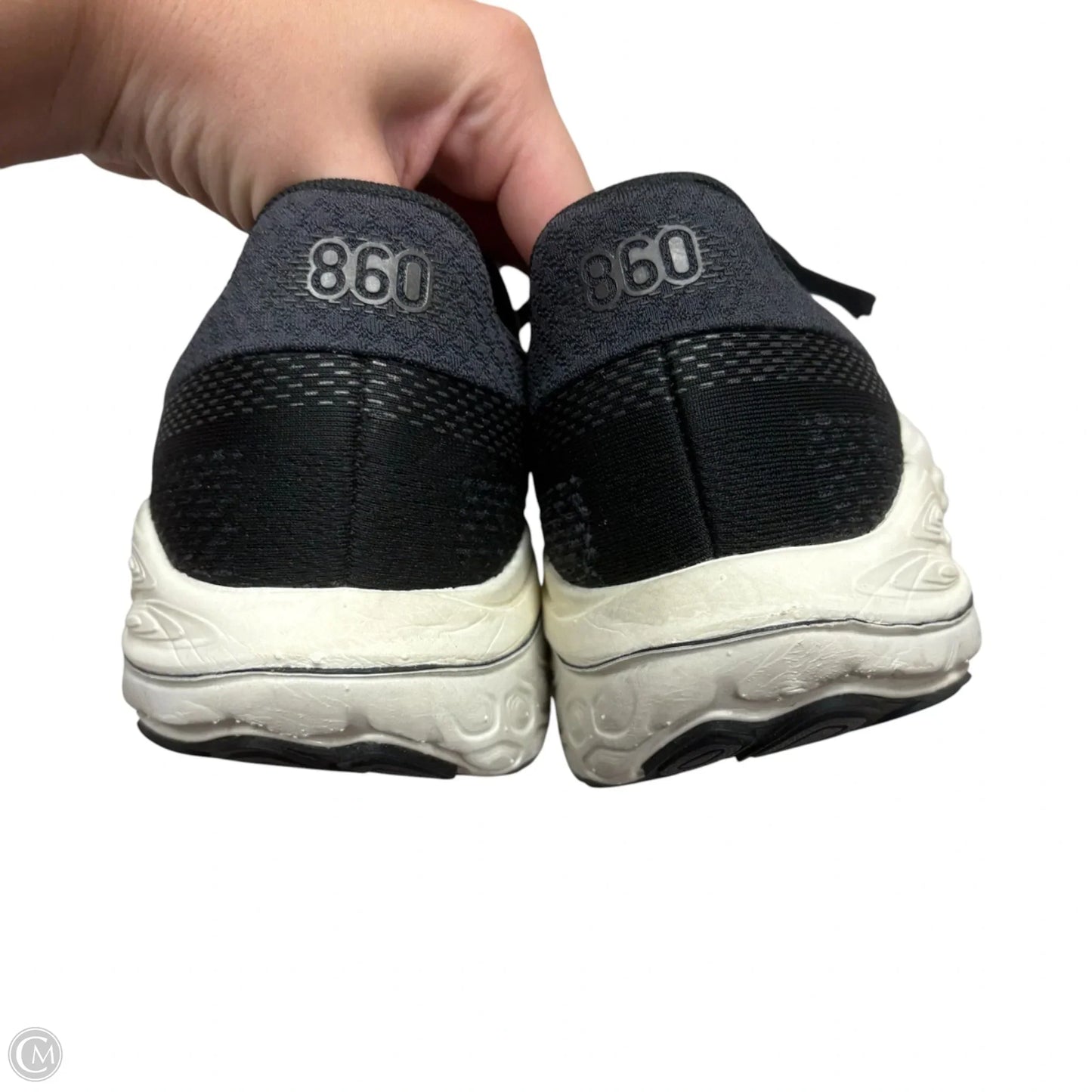 Shoes Athletic By New Balance In Black & White, Size: 9.5
