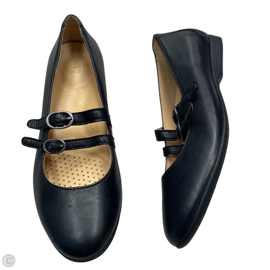 Shoes Flats By Dansko In Black, Size: 6.5