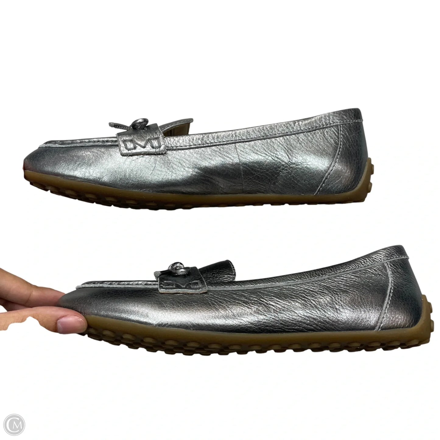 Shoes Flats By Vionic In Silver, Size: 6.5