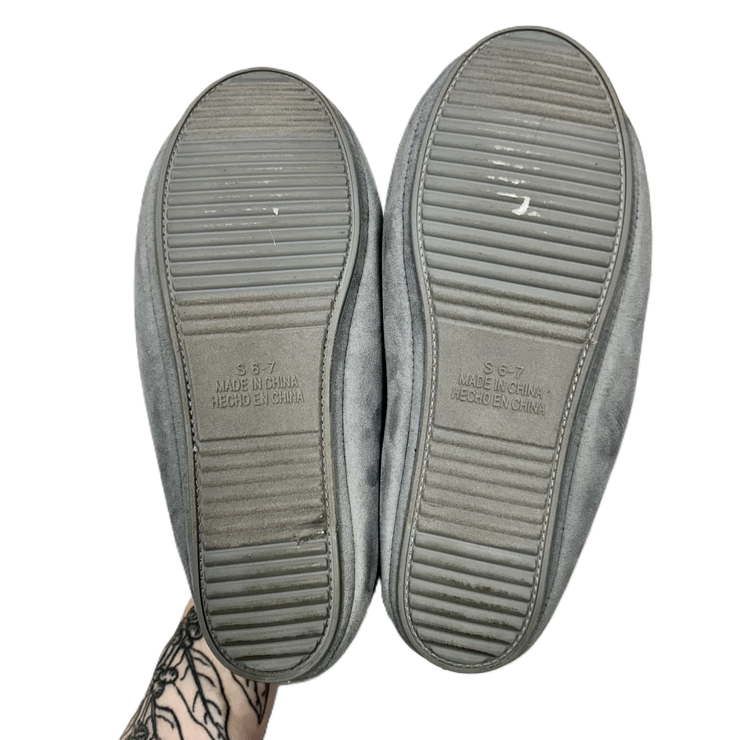 Grey Slippers By Old Navy, Size: 6