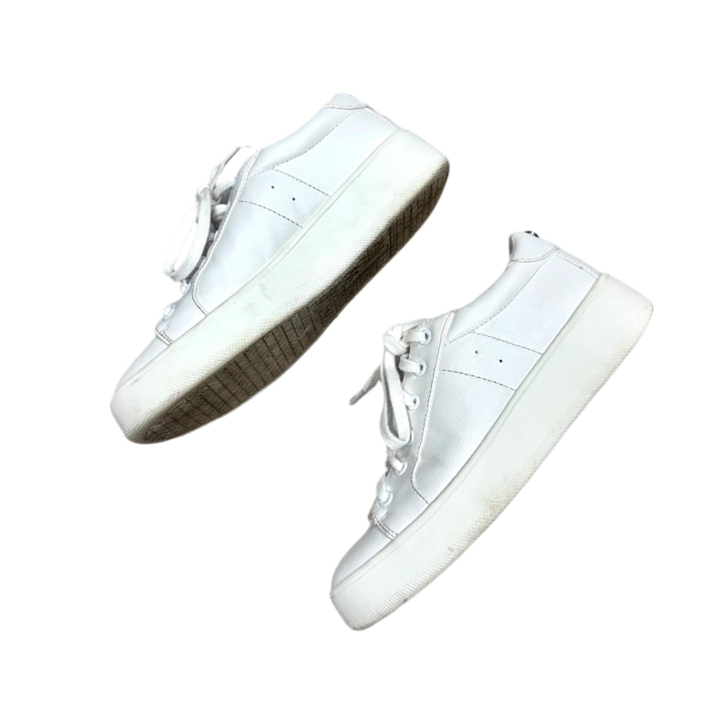 Shoes Sneakers By Steve Madden In White, Size: 9