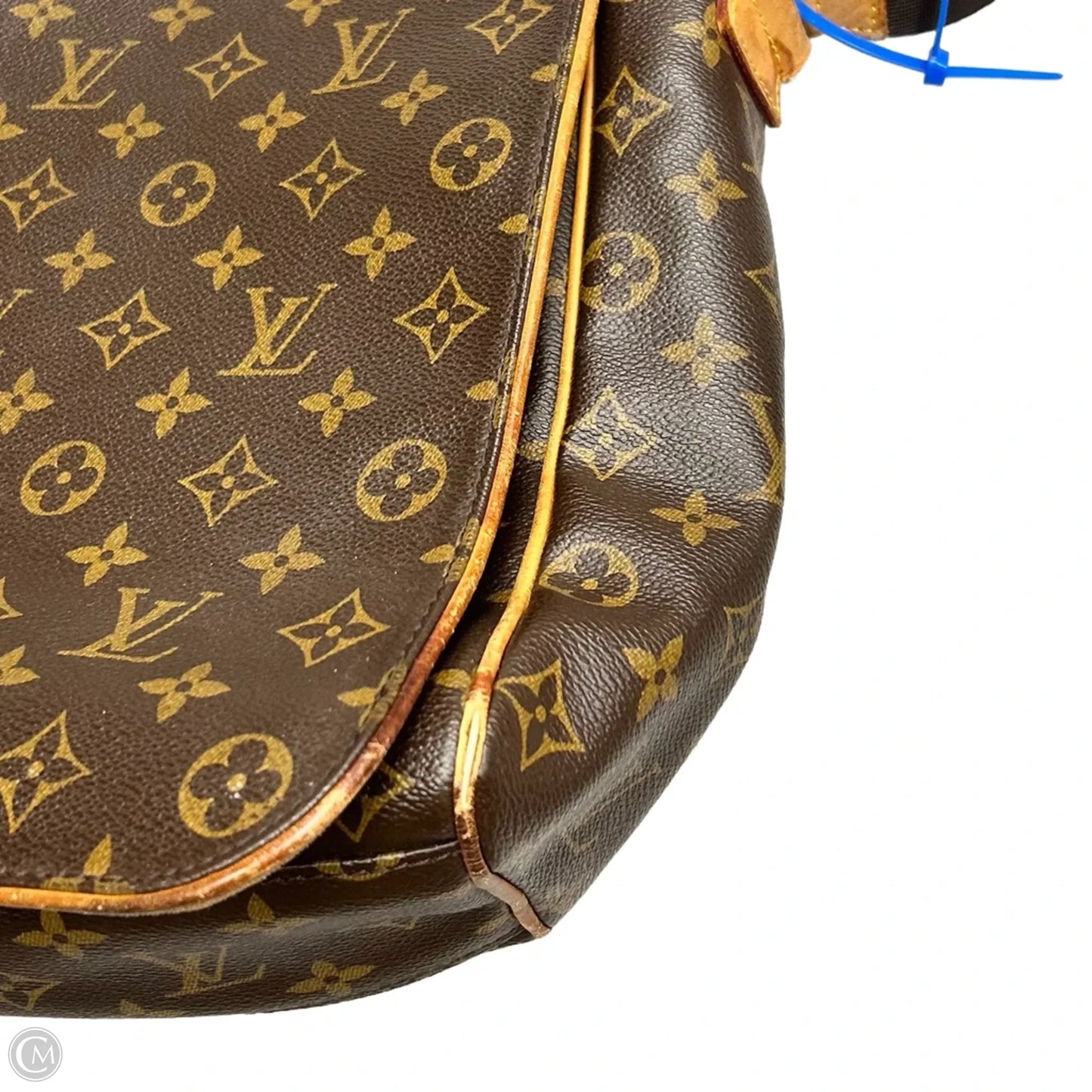 Crossbody Luxury Designer By Louis Vuitton, Size: Medium