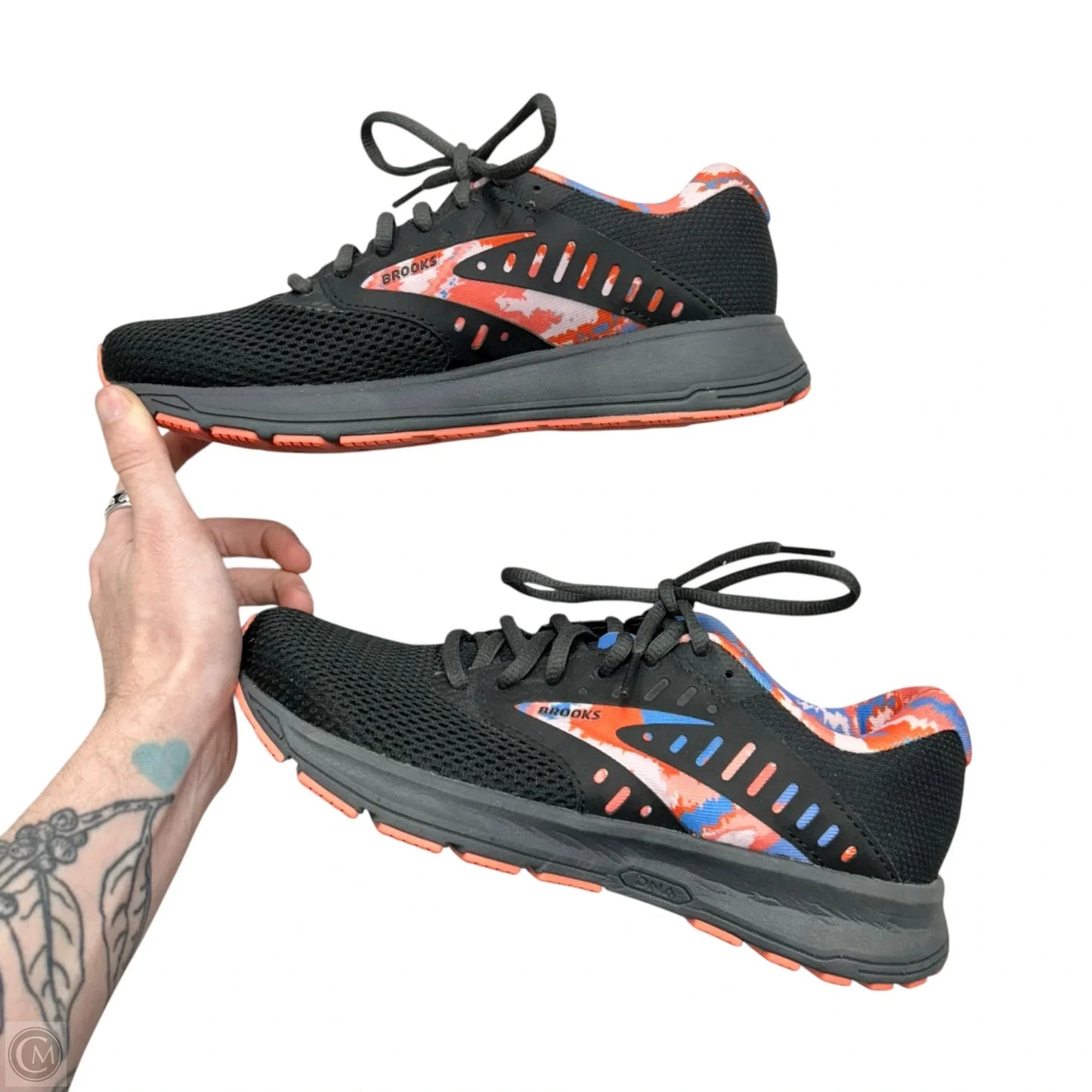 Shoes Athletic By Brooks In Black, Size: 6