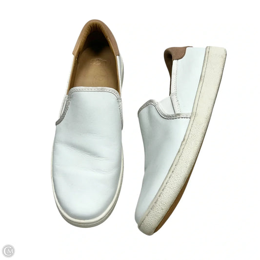 Shoes Designer By Ugg In White, Size: 9