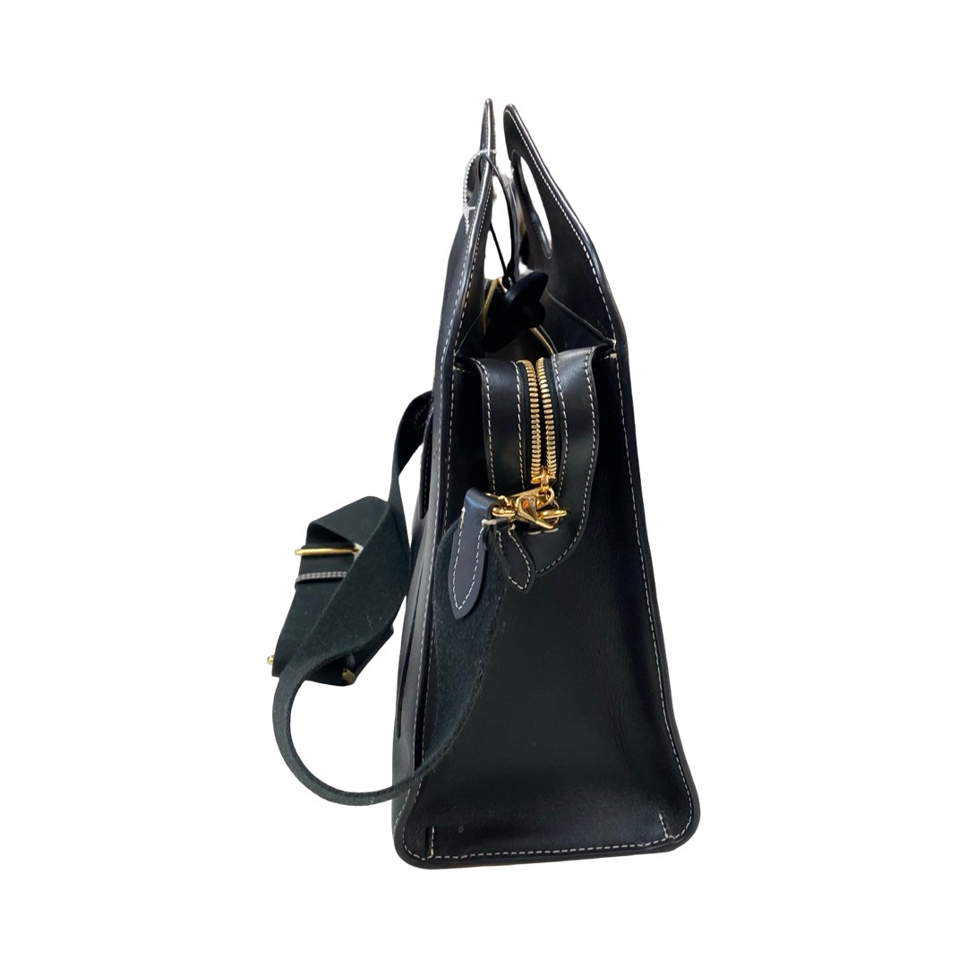 Handbag Luxury Designer By Burberry In Black, Size:Large