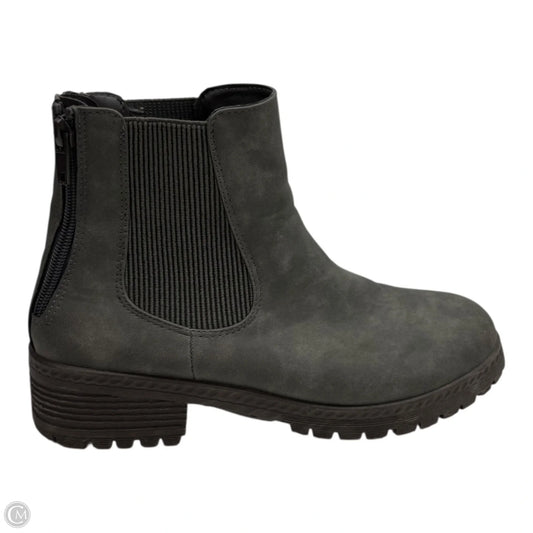 Boots Ankle Flats By Maurices In Grey, Size: 6.5