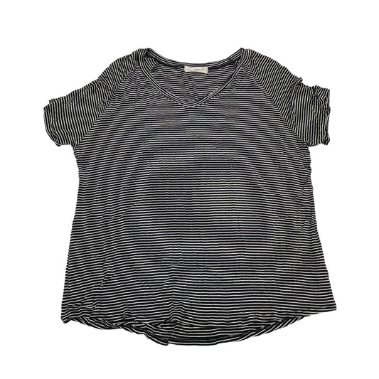 Top Short Sleeve By Clothes Mentor  Size: L