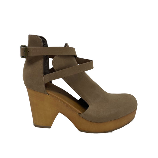 Shoes Heels Block By Banana Republic  Size: 7