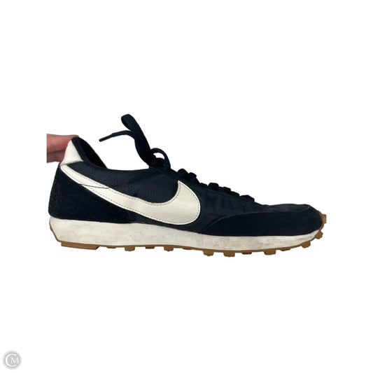 Shoes Sneakers By Nike In Black & Cream, Size: 8