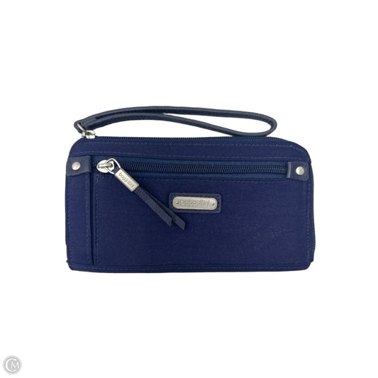 Wristlet By Baggallini, Size: Medium