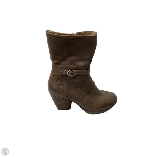 Boots Leather By Dansko In Brown, Size: 5.5