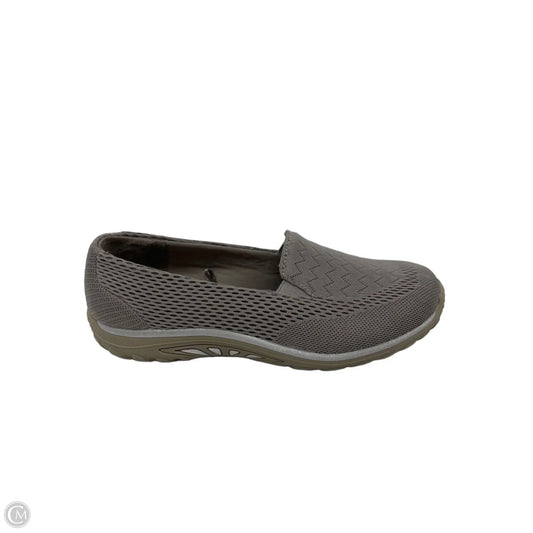 Shoes Flats By Skechers In Tan, Size: 7.5