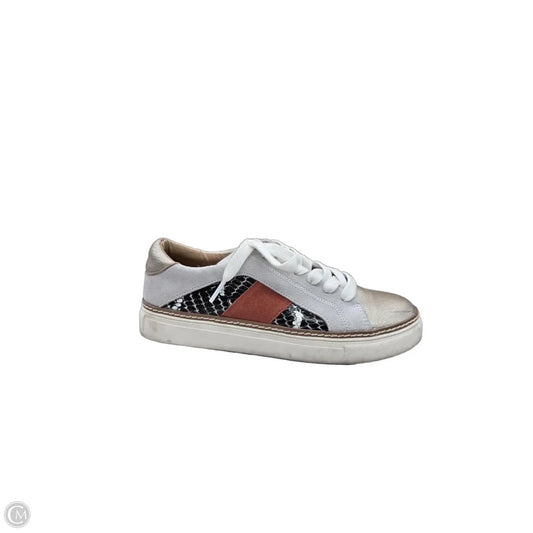 Shoes Sneakers By Crown Vintage In Multi-colored, Size: 7