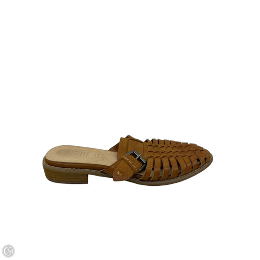 Shoes Flats By Clothes Mentor In Brown, Size: 8