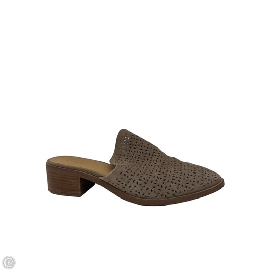 Shoes Heels Block By Crown Vintage In Tan, Size: 8