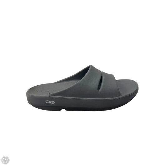 Sandals Flats By Oofos In Grey, Size: 8