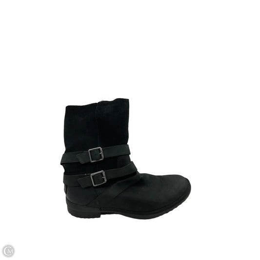 Boots Designer By Ugg In Black, Size: 9