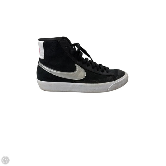 Shoes Sneakers By Nike In Black & Silver, Size: 6