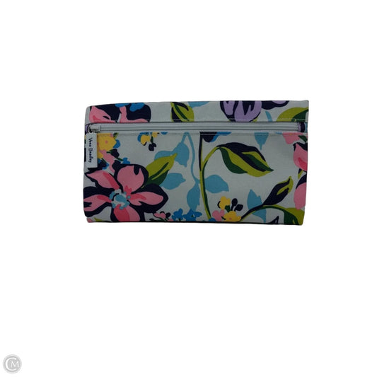 Makeup Bag By Vera Bradley, Size: Medium