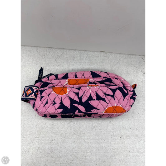 Makeup Bag By Vera Bradley, Size: Medium