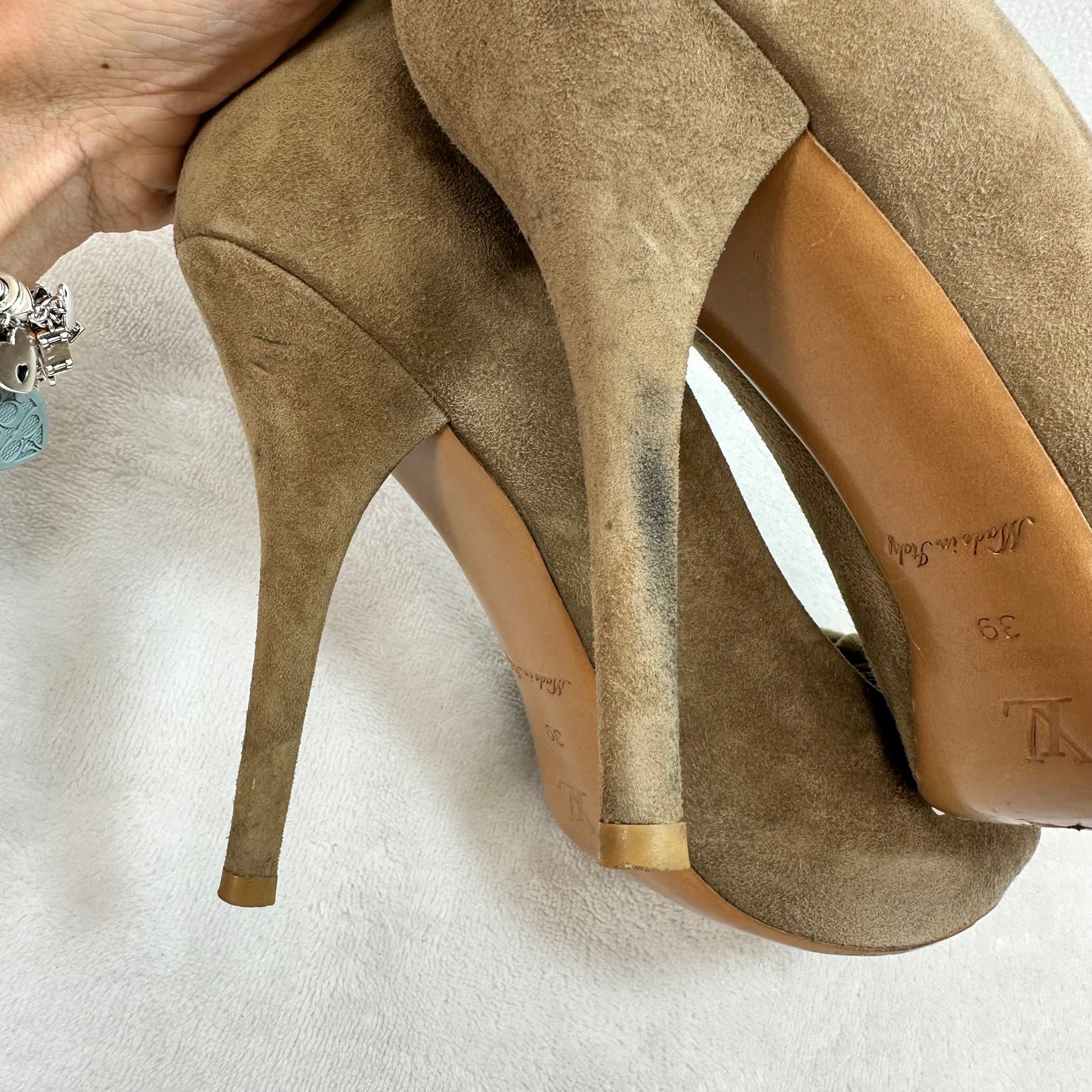 Heels Shoes Luxury Designer By Louis Vuitton In Beige, Size: 39 as is