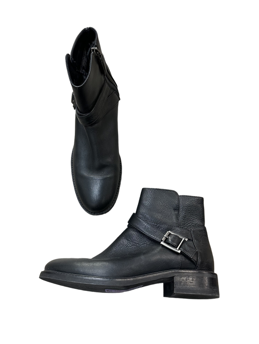 Boots Ankle Flats By Aquatalia  Size: 8