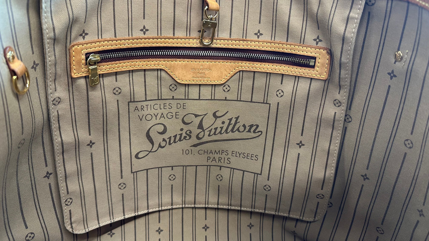 Handbag Luxury Designer By Louis Vuitton, Size: Large