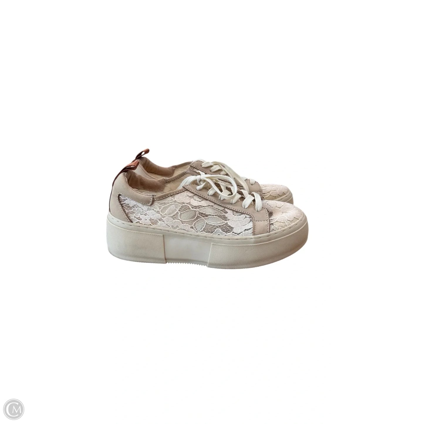 Shoes Sneakers By Clothes Mentor In Cream, Size: 9