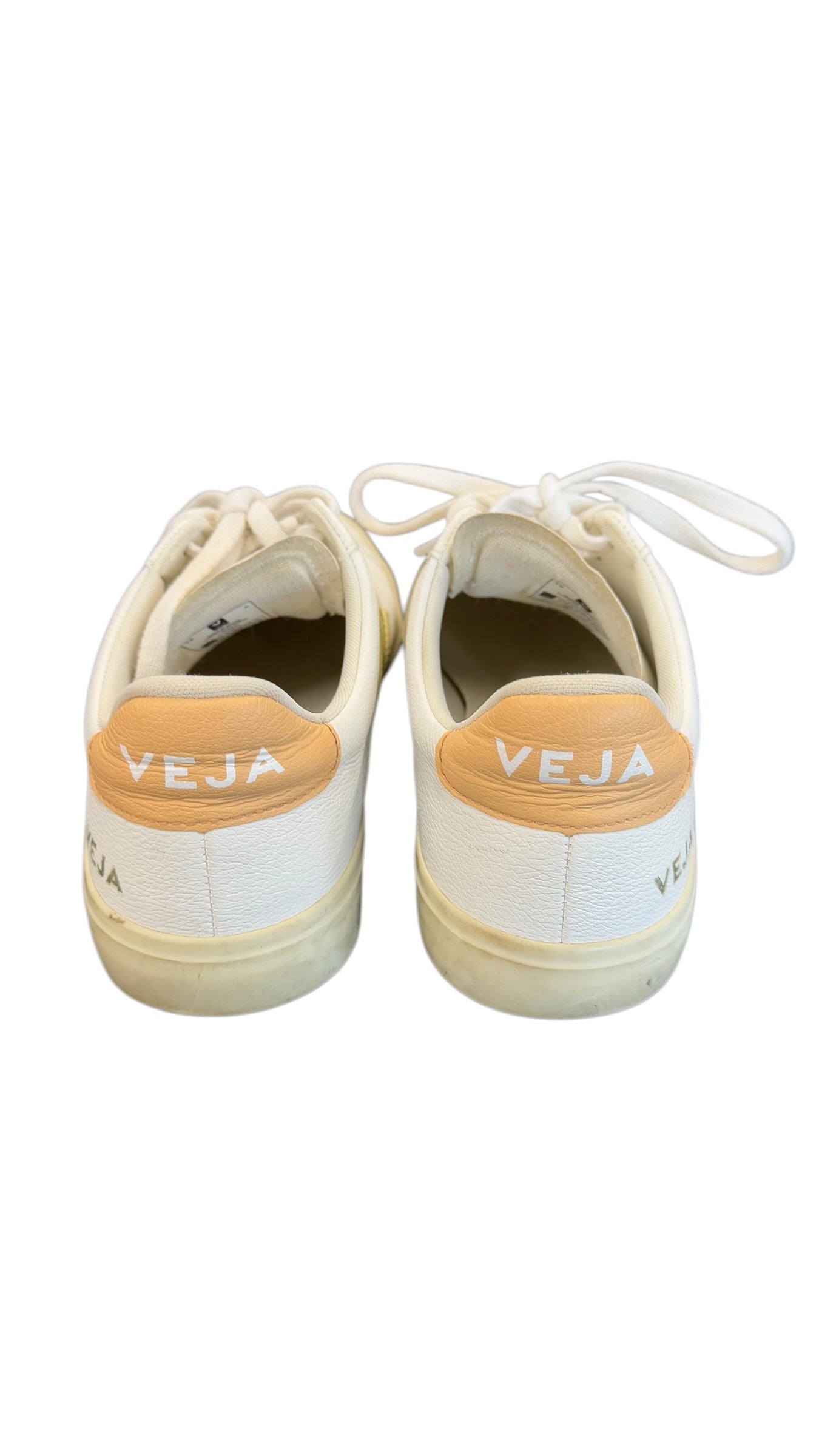 Shoes Sneakers By Clothes Mentor In White, Size: 8