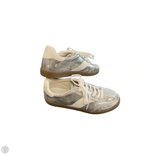 Shoes Sneakers By Universal Thread In Silver, Size: 8.5