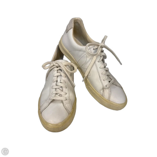 Shoes Sneakers By Veja In White, Size: 7