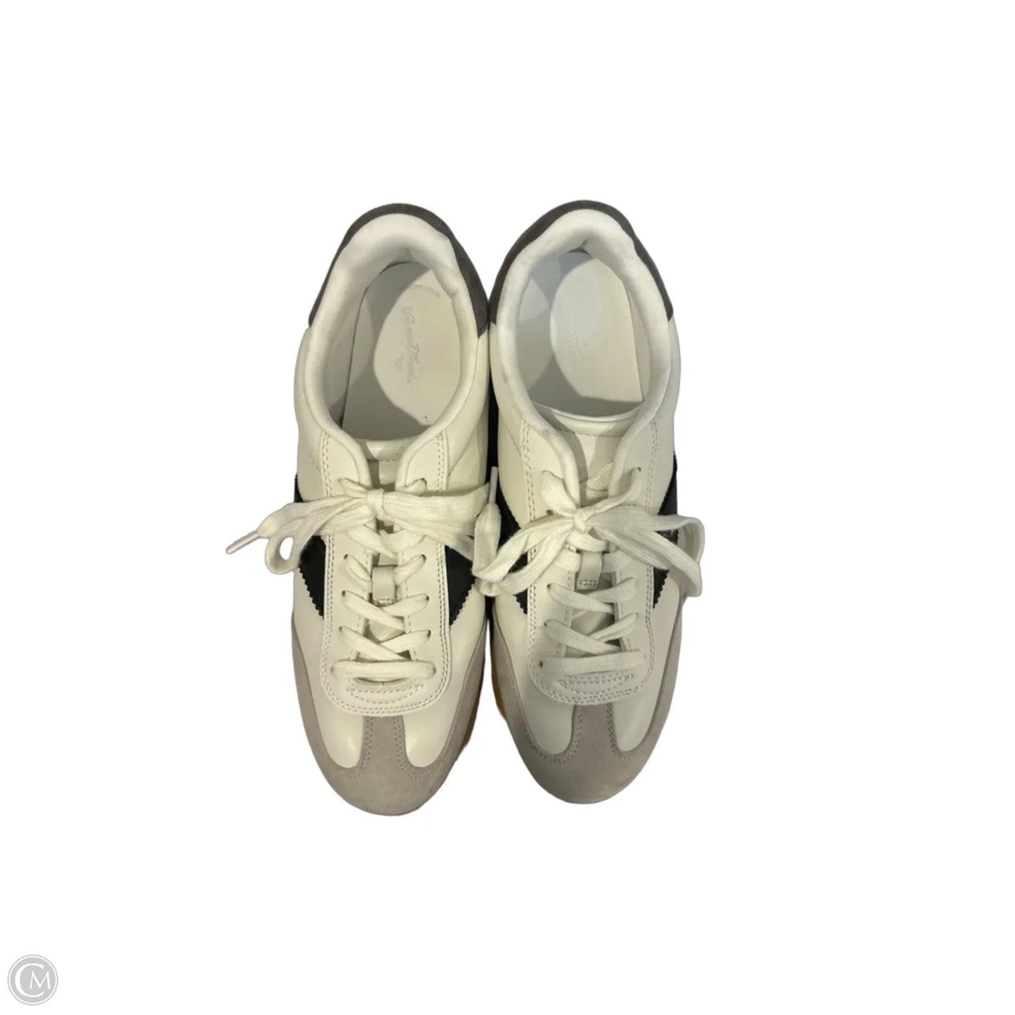 Shoes Sneakers By Universal Thread In Black & White, Size: 9.5
