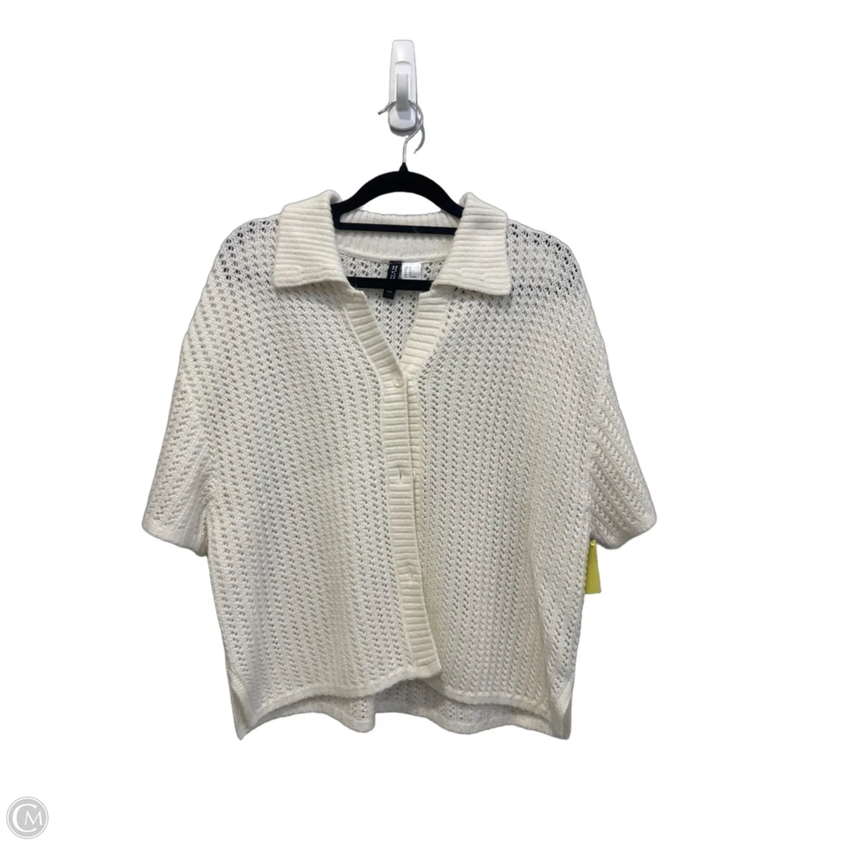 Sweater Short Sleeve By Divided In White, Size: M