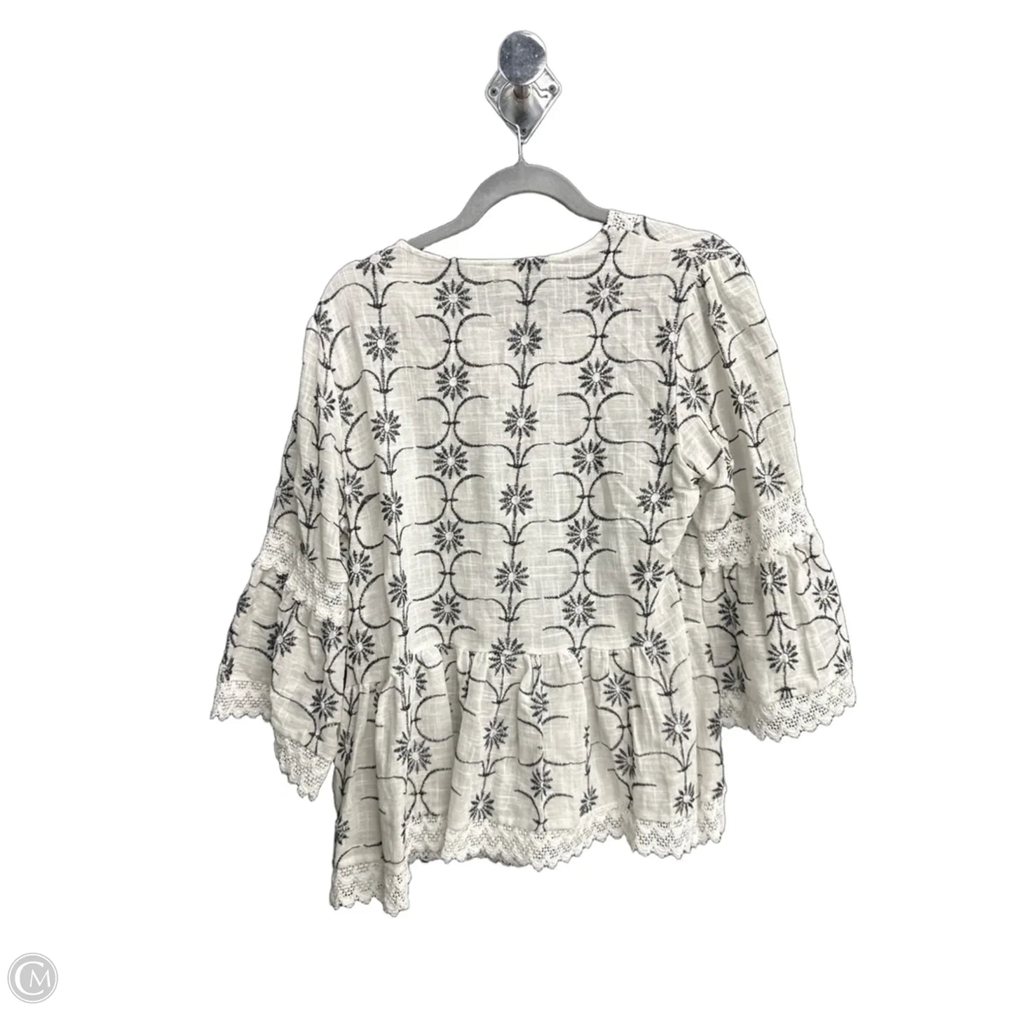 Top Long Sleeve By Cato In White, Size: L