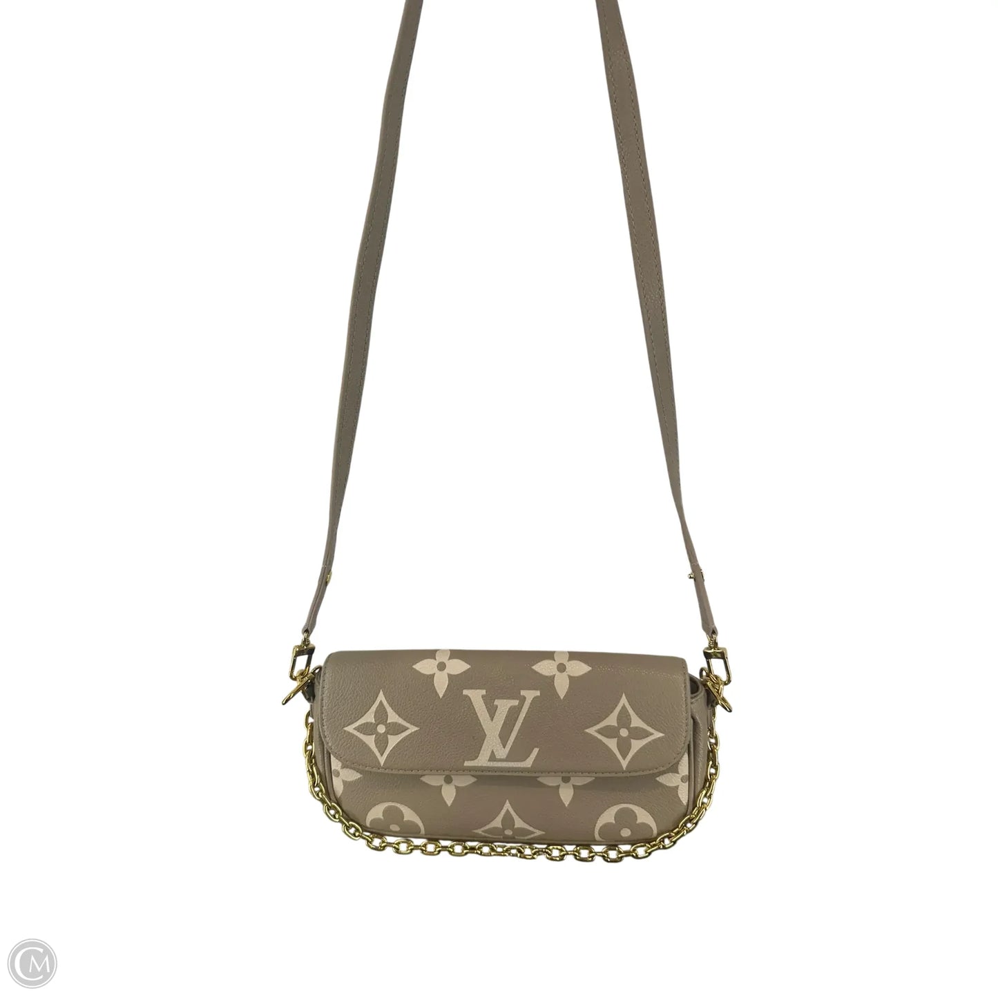 Crossbody Luxury Designer By Louis Vuitton, Size: Small