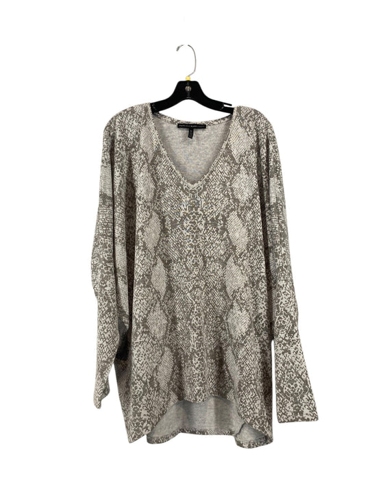 Top Long Sleeve By White House Black Market In Snakeskin Print, Size: Xl