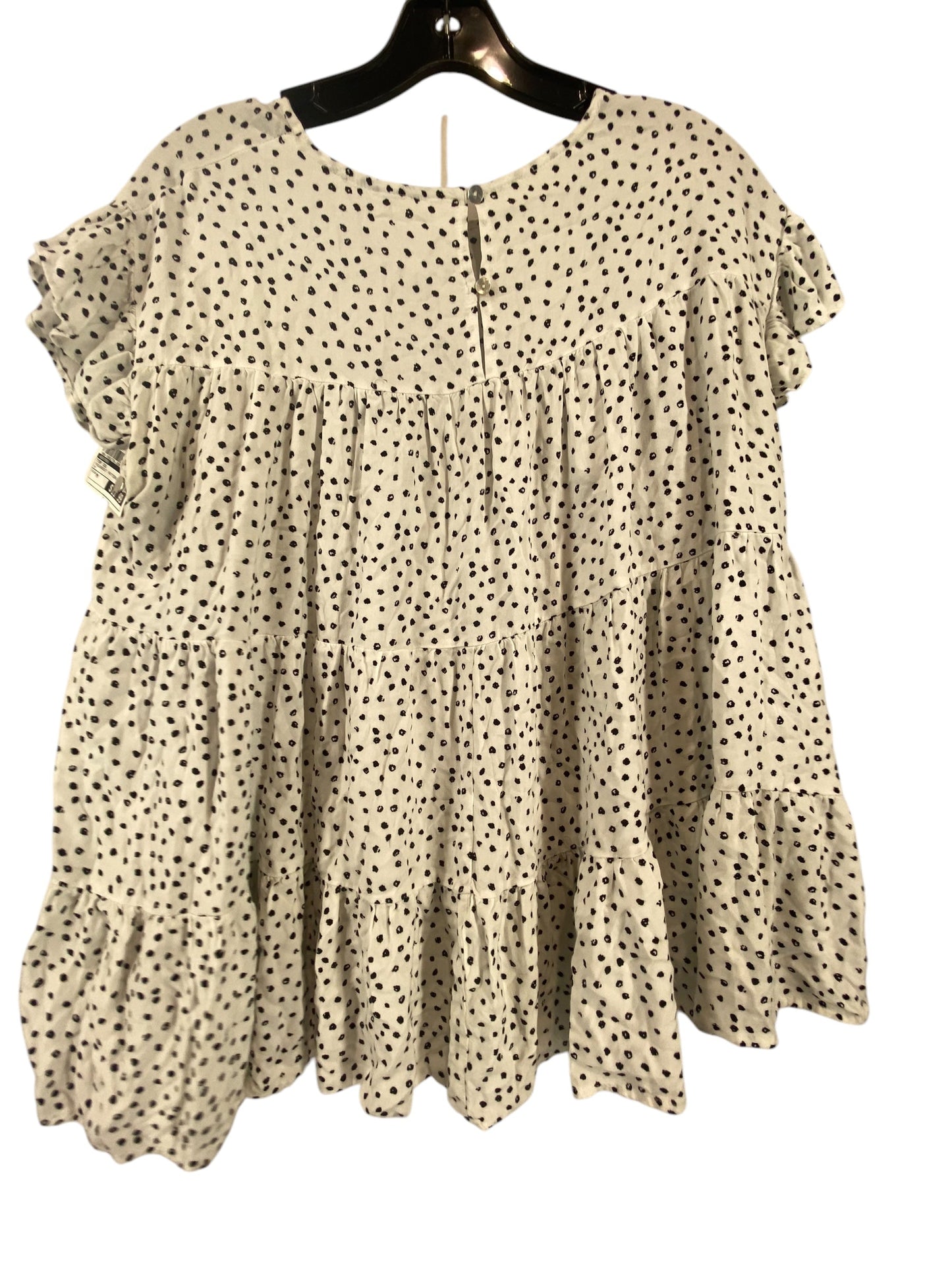 Top Short Sleeve By Entro In Polkadot Pattern, Size: M