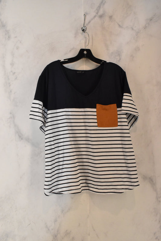 Top Short Sleeve By Shein  Size: 3x