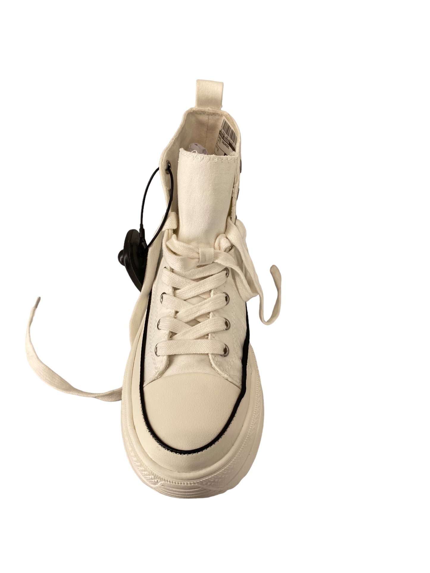 White Shoes Sneakers Steve Madden, Size 8