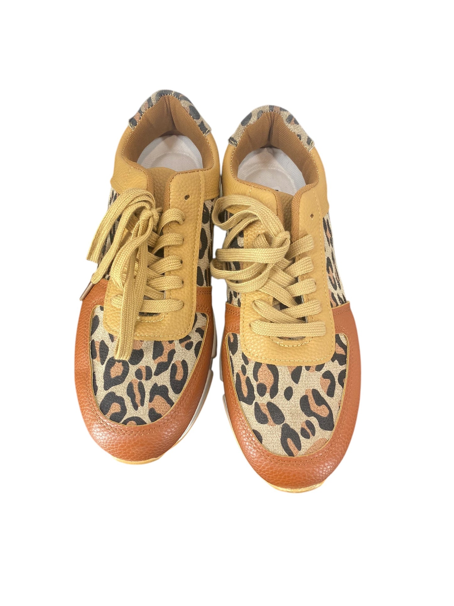 Shoes Sneakers By Clothes Mentor In Animal Print, Size: 9