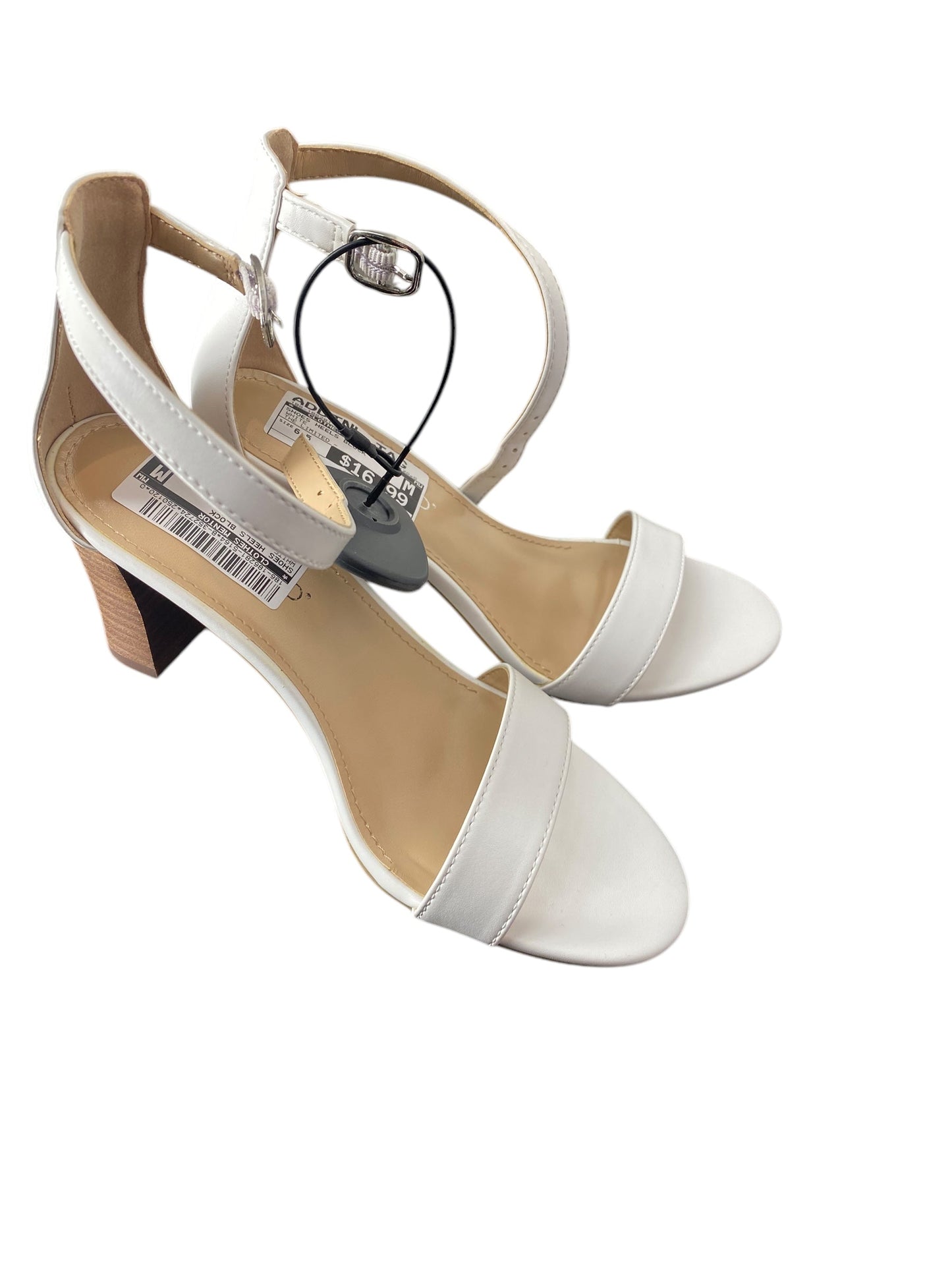 Shoes Heels Block By Clothes Mentor In White, Size: 6.5