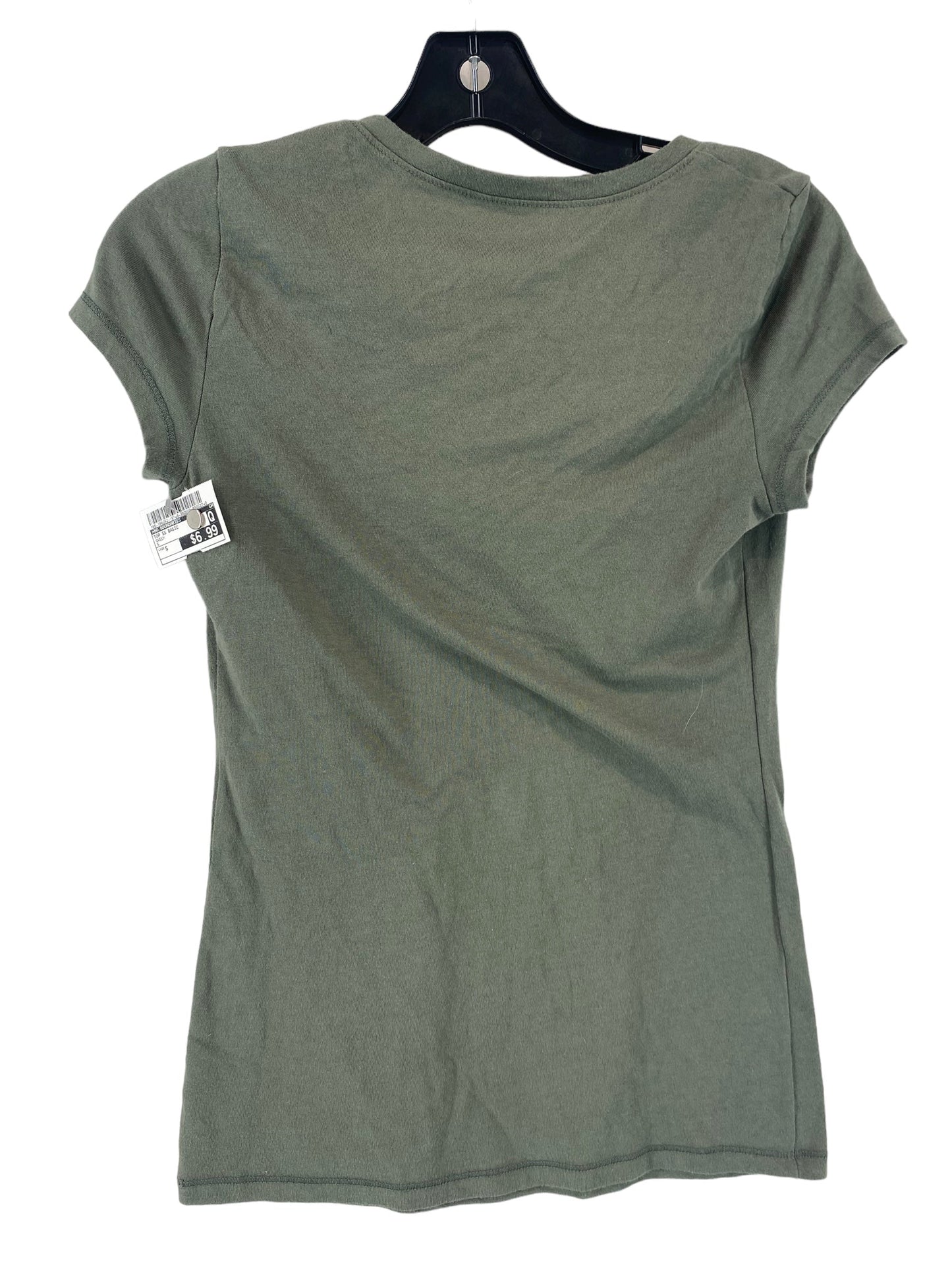 Top Short Sleeve Basic By No Boundaries  Size: S