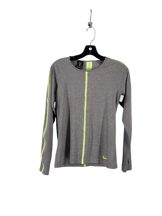 Athletic Top Long Sleeve Collar By Nike In Grey, Size: S