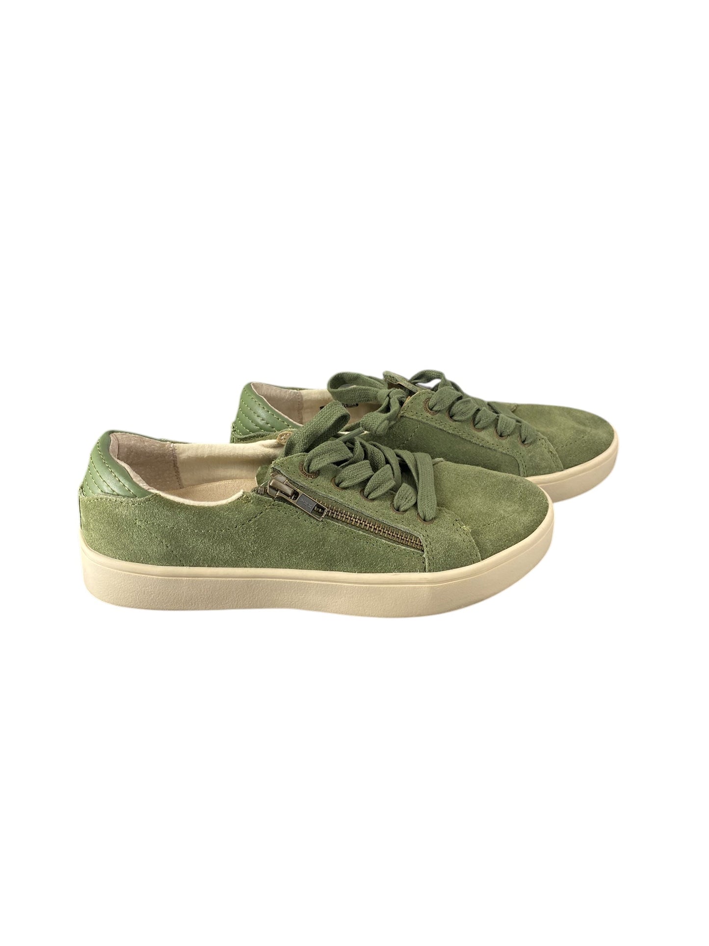 Shoes Sneakers By Clothes Mentor In Green, Size: 6.5