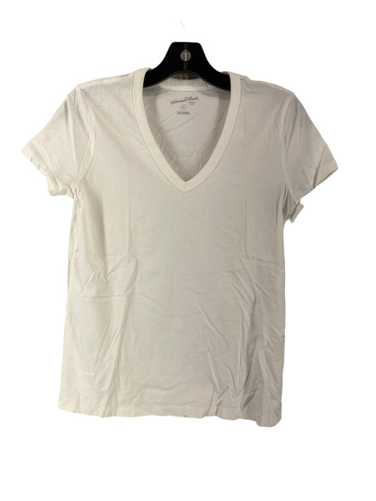 White Top Short Sleeve Universal Thread, Size Xs