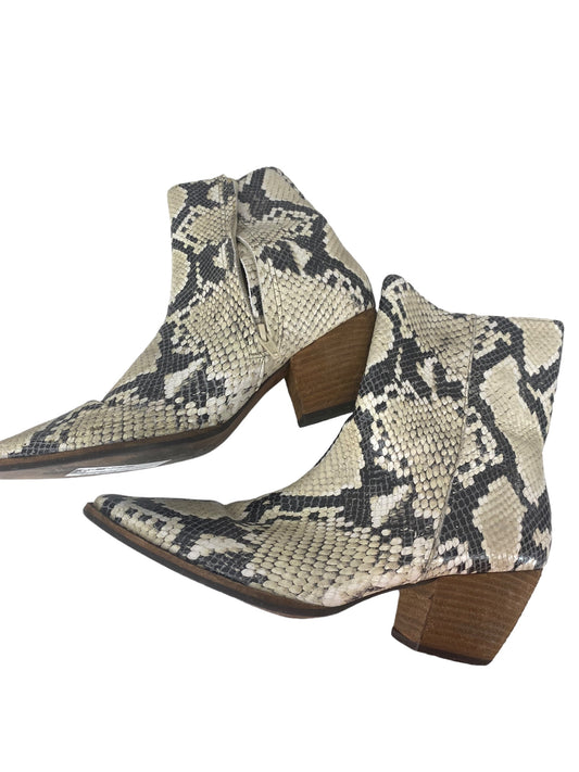 Snakeskin Print Boots Ankle Heels Clothes Mentor, Size 8