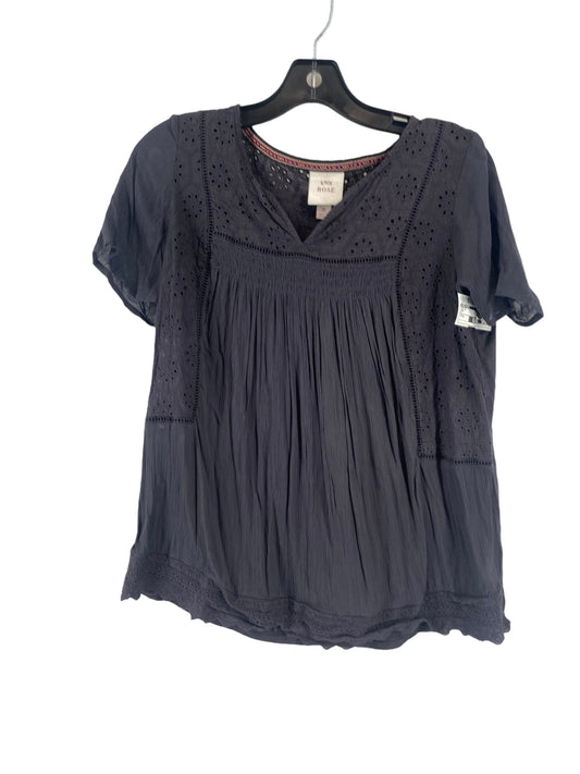 Top Short Sleeve By Knox Rose In Grey, Size: M