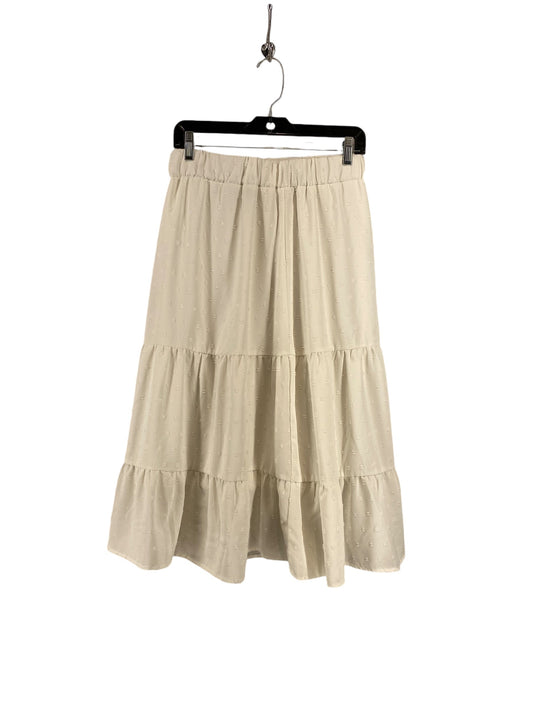 Skirt Maxi By Clothes Mentor In White, Size: M