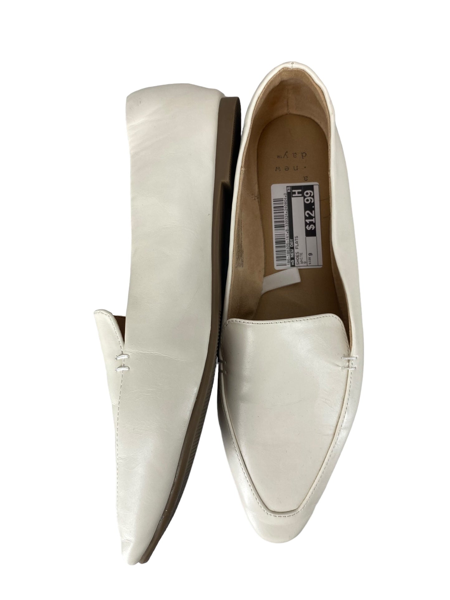 White Shoes Flats A New Day, Size 9